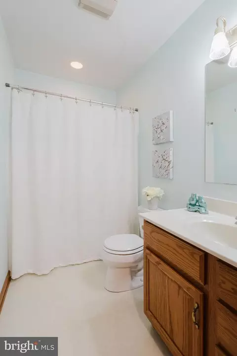 Bath - 74 Connie Ln, Dover, DE 19901 photo 3 of 3