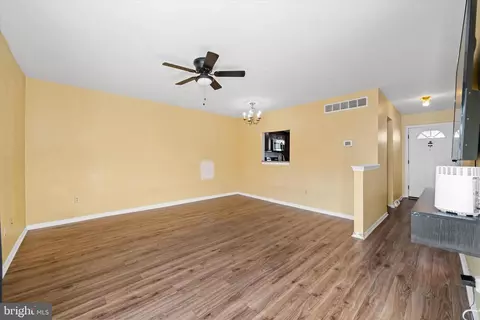 Living - 311 Stone Brook Pl, Dover, DE 19904 photo 3 of 4