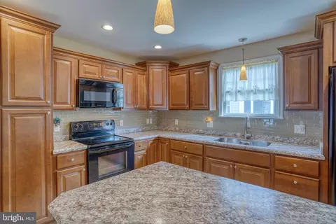 Kitchen - 175 Claystone Dr, Dover, DE 19901 photo 3 of 3
