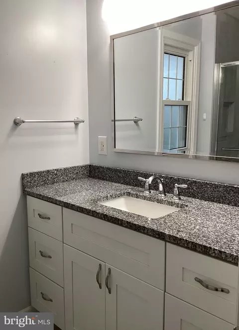 Bath - 115 Fox Hall Dr, Dover, DE 19904 photo 2 of 4