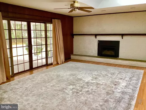 Living - 115 Fox Hall Dr, Dover, DE 19904 photo 4 of 4
