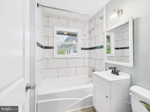 Bath - 1573 Nathaniel Mitchell Rd, Dover, DE 19904 photo 1 of 2