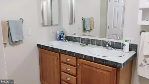 Bath - 424 Moore Pl #424, Dover, DE 19901 photo 1 of 3