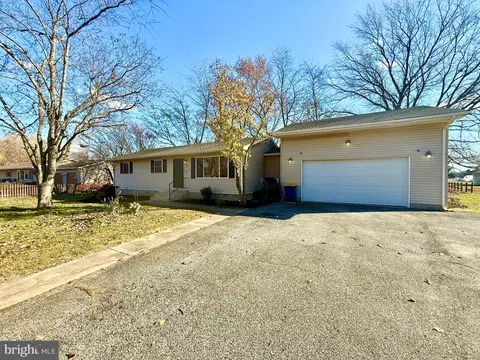 79 Orchard Ave, Felton, DE 19943