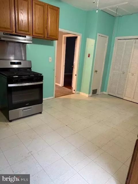 Entry Way - 14 Draper Dr, Dover, DE 19901 photo 1 of 2