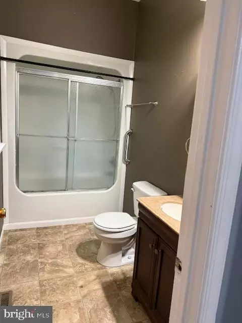 Bath - 14 Draper Dr, Dover, DE 19901 photo 1 of 2