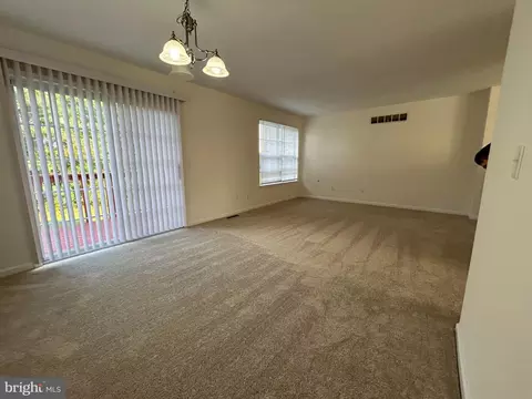 Living - 127 E Sheldrake Cir, Dover, DE 19904 photo 1 of 3