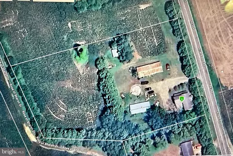 459 Killens Pond Rd, Harrington, DE 19952