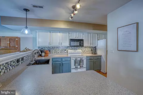 Kitchen - 271 Trafalgar Dr, Dover, DE 19904 photo 2 of 5
