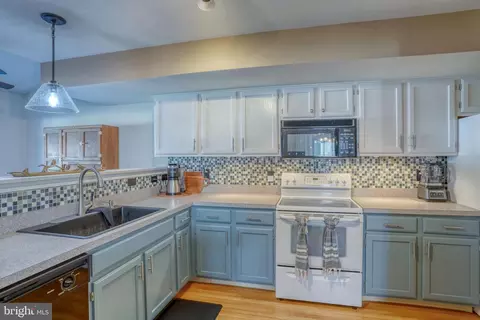 Kitchen - 271 Trafalgar Dr, Dover, DE 19904 photo 3 of 5