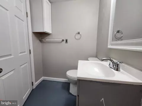 Bath - 374 David Hall Rd, Dover, DE 19904 photo 2 of 4