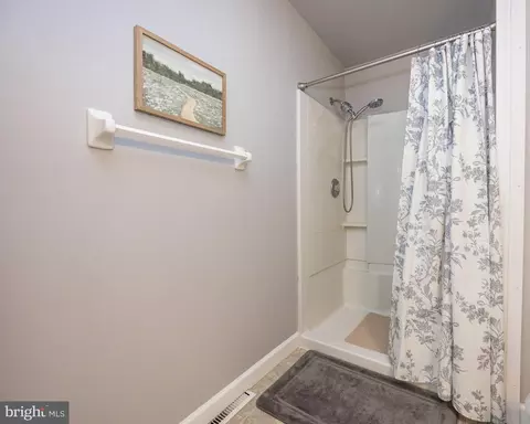 Bath - 105 Matthew Ct, Dover, DE 19904 photo 3 of 6