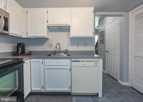 Kitchen - 105 Matthew Ct, Dover, DE 19904 photo 4 of 5