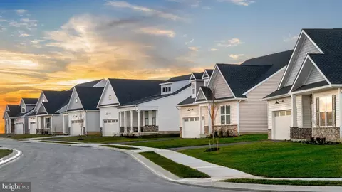 1000 Virdin Dr, Smyrna, DE 19977