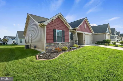 135 Casselberry Ln, Dover, DE 19904