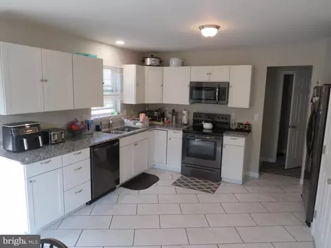 749 W North St, Dover, DE 19904 photo 4