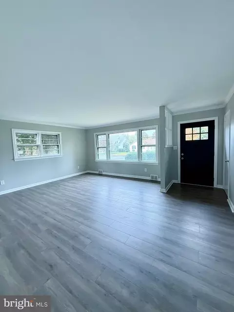 Living - 949 Westview Ter, Dover, DE 19904 photo 1 of 6