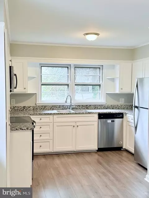 Kitchen - 949 Westview Ter, Dover, DE 19904 photo 3 of 3