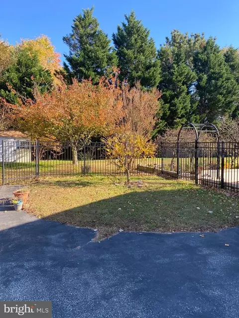Exterior - 32 Nanticoke Dr, Dover, DE 19904 photo 3 of 10