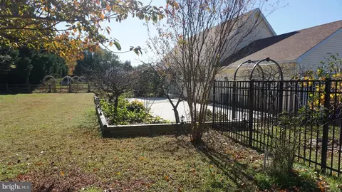 Exterior - 32 Nanticoke Dr, Dover, DE 19904 photo 8 of 10