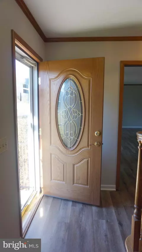 Entry Way - 32 Nanticoke Dr, Dover, DE 19904 photo 4 of 11