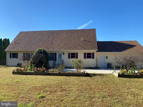Exterior - 32 Nanticoke Dr, Dover, DE 19904 photo 4 of 10