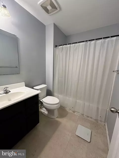 Bath - 330 Nob Hill Rd, Dover, DE 19901 photo 2 of 2