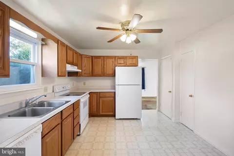 Kitchen - 281 Kesselring Ave, Dover, DE 19904 photo 2 of 2
