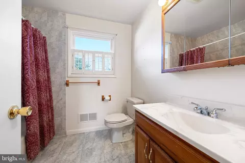 Bath - 281 Kesselring Ave, Dover, DE 19904 photo 2 of 2