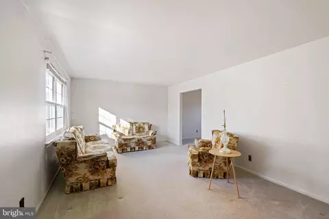 Living - 281 Kesselring Ave, Dover, DE 19904 photo 1 of 5