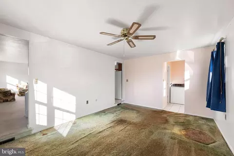 Living - 281 Kesselring Ave, Dover, DE 19904 photo 4 of 5