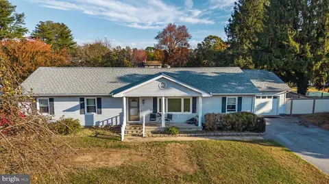 212 Greenview Dr, Dover, DE 19901 photo 1