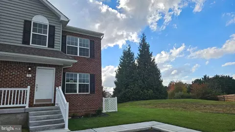 71 Cotswood Ct, Smyrna, DE 19977