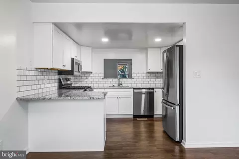 Entry Way - 225 N New St, Dover, DE 19904 photo 1 of 5