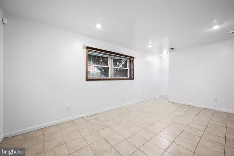 Living - 225 N New St, Dover, DE 19904 photo 5 of 5
