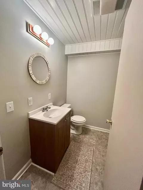 Bath - 27 Virginia Ave, Dover, DE 19904 photo 2 of 2