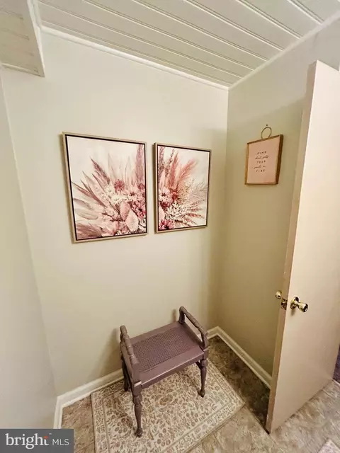 Entry Way - 27 Virginia Ave, Dover, DE 19904 photo 2 of 2