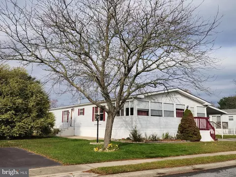 62 Elmwood Dr, Smyrna, DE 19977