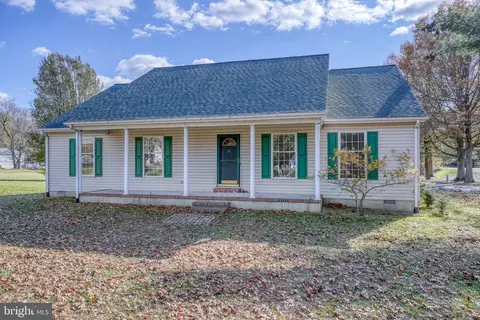 Exterior - 7 Birchfield Dr, Dover, DE 19904 photo 1 of 3