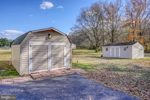 Exterior - 7 Birchfield Dr, Dover, DE 19904 photo 3 of 3