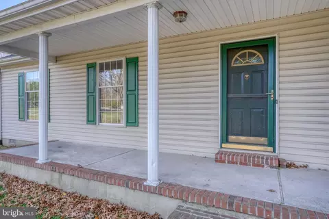 Exterior - 7 Birchfield Dr, Dover, DE 19904 photo 2 of 3