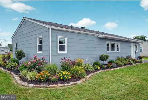 68 Saxton Rd, Dover, DE 19901