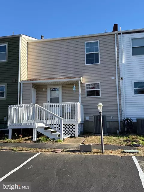 207 Chenault Ct, Dover, DE 19901