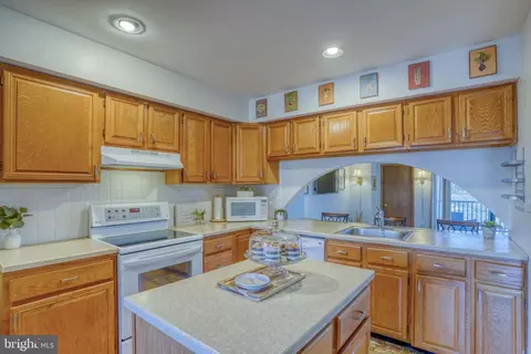 Kitchen - 59 Chatham Ct, Dover, DE 19901 photo 3 of 4
