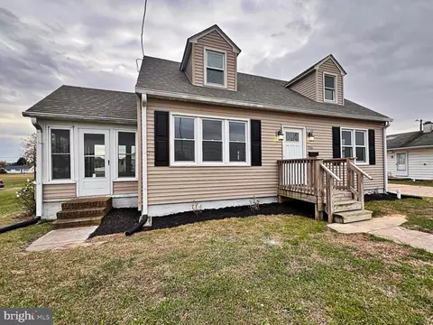 916 Forest St, Dover, DE 19904
