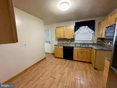Kitchen - 337 Macarthur Dr, Dover, DE 19901 photo 3 of 3