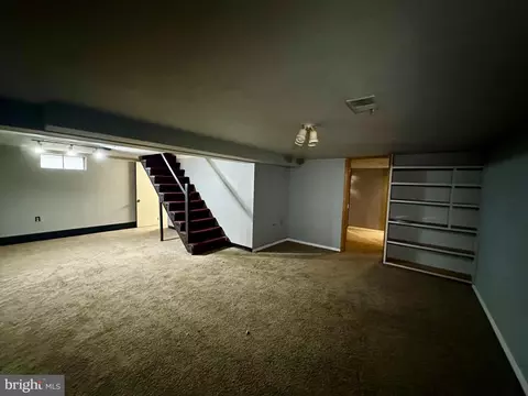 Living - 337 Macarthur Dr, Dover, DE 19901 photo 7 of 7