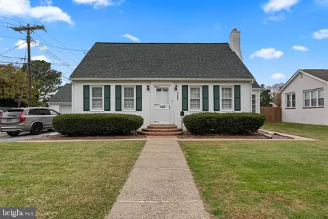 727 E Division St, Dover, DE 19901
