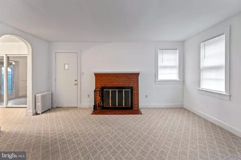 Living - 727 E Division St, Dover, DE 19901 photo 4 of 4