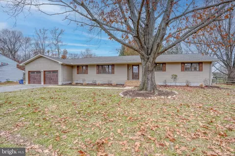 Exterior - 231 Hickory Dale Dr, Dover, DE 19901 photo 2 of 6